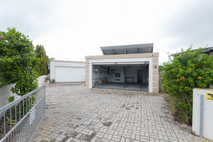 5 Bedroom Property for Sale in Country Club Western Cape